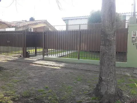 Casa 2 ambientes-Tipo Chalet   Oportunidad - Ituzaingó Norte