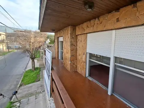 Depto Tipo Casa en Alquiler de 4 ambientes