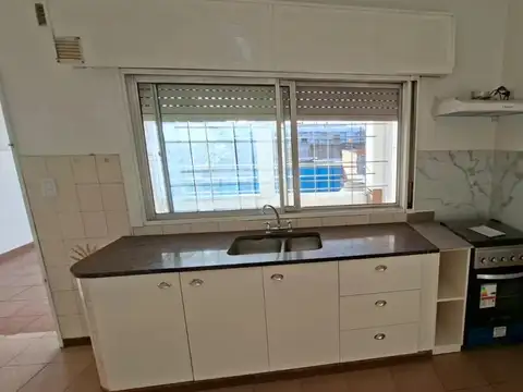 Depto Tipo Casa en Alquiler en Caseros, $ 1.200.000