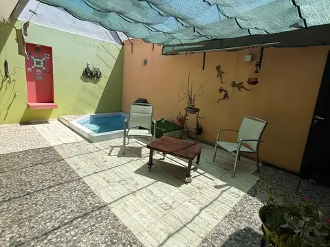 Casa 5 ambientes con 1 baño
