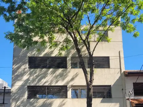 Departamento de 3 ambientes (Tipo Semipiso) en venta con excelente ubicación