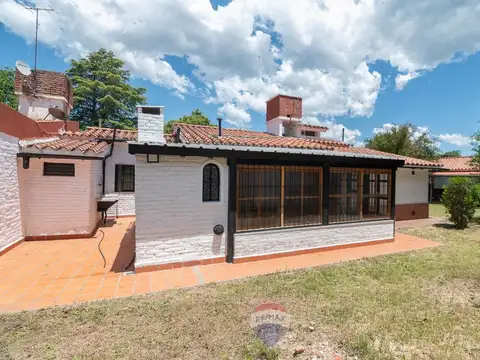 Se vende casa 2 dorm c/ Gas Sta Rosa de Calamchita