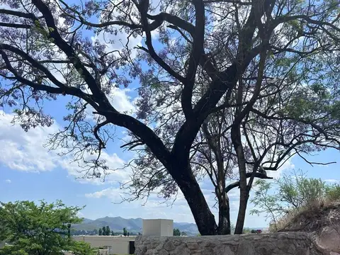 Casa 6 ambientes con 3 baños