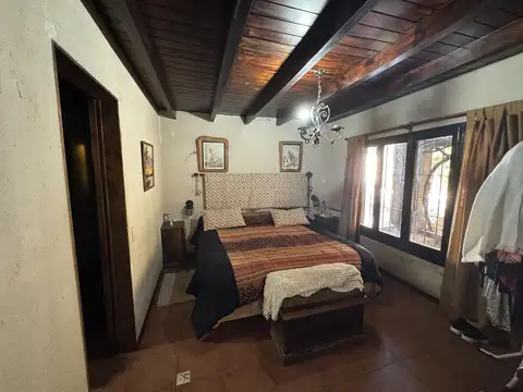 Casa 6 ambientes con 5 baños