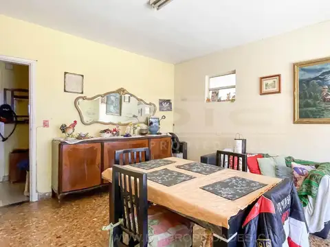 Casa 6 ambientes con 3 baños