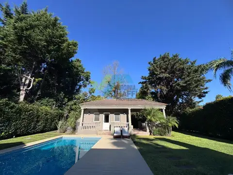 Casa en Venta con 2 cocheras