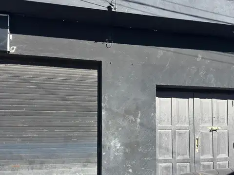 Casa sobre lote de 500m2 con gran potencial.