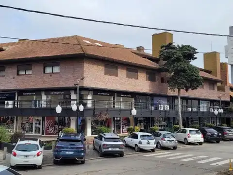 AV. Libertador 100, Piso 3