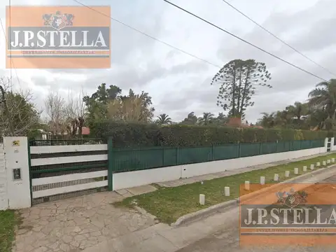 Casa Quinta 260 m² en 2.505 m² de tierra - Quincho c/ parrilla y pileta de natación  Villa Luzuriaga