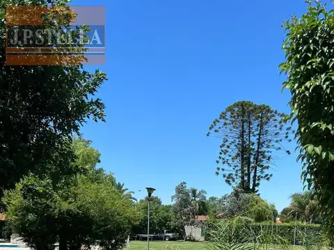 Casa Quinta 260 m² en 2.505 m² de tierra - Quincho c/ parrilla y pileta de natación  Villa Luzuriaga