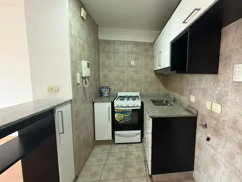 ALQUILER Monoambiente en Piso Alto Muy Luminoso en Villa Urquiza. Apto Profesional