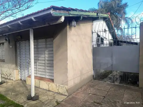 Casa en Alquiler con 1 cochera