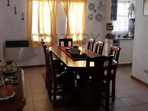 Depto de 4 amb muy luminoso,exelente esta y ubicación con cochera opcional