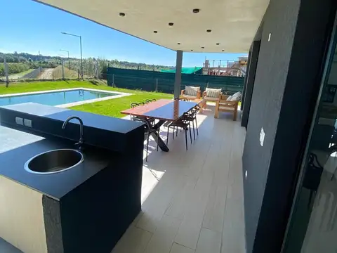 Casa en Alquiler Temporal en Puertos - Riberas, USD 1.800