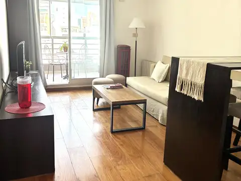 DUEÑO VENDE EXCELENTES DOS AMBIENTES 50m2. APTO PROFESIONAL.INMEJORABLE UBICACION.