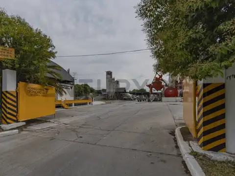 Galpón en alquiler en La Plata, José Hernández