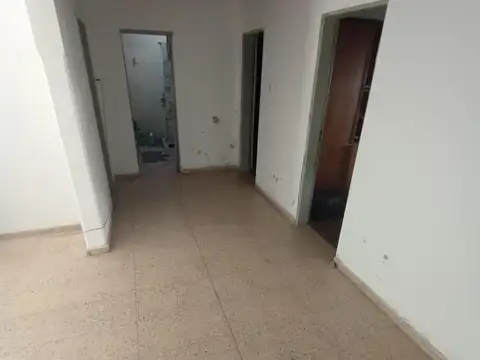 Casa 5 ambientes con 1 baño