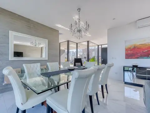VENTA CASA DE 7 AMBIENTES EN EL CANTON B. PUERTO