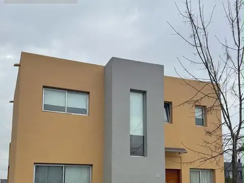 Casa en Venta al Oeste