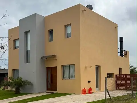 Blvd. de Todos los Santos 4380, B1623 Dique Luján