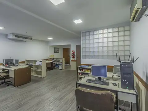 Oficina 3 ambientes con 2 baños