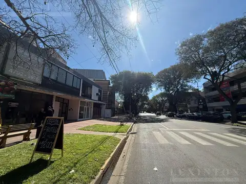 Local en Alquiler en Martínez, $ 1.700.000