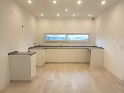 Casa en Venta al Oeste