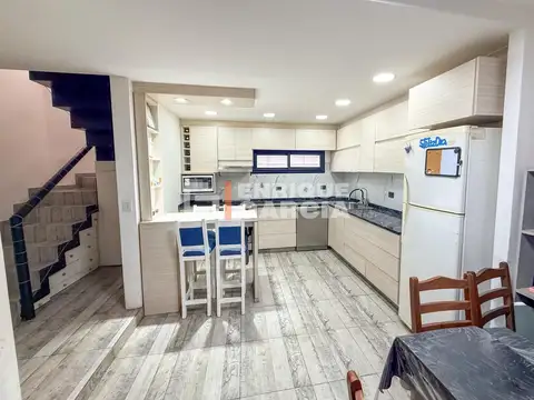 Casa 5 ambientes con 3 baños