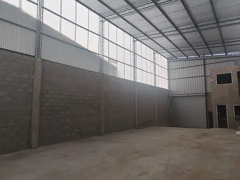 OPORTUNIDAD  GALPON 250 m EN SAN FERNANDO (A 100m DE ACCESO TIGRE)