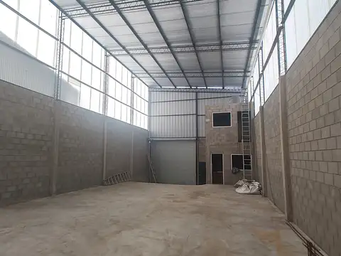 OPORTUNIDAD  GALPON 250 m EN SAN FERNANDO (A 100m DE ACCESO TIGRE)