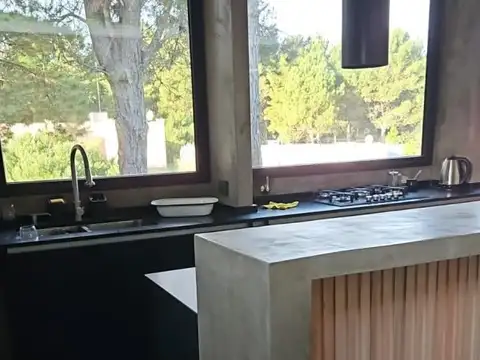 Casa en Alquiler Temporal con 3 cocheras