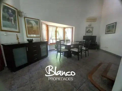 Casa 5 ambientes con 3 baños