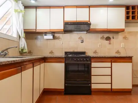 Casa en Venta con 1 cochera