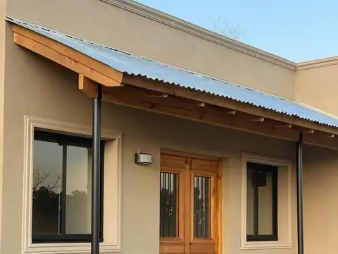 Casa 3 ambientes con 2 baños