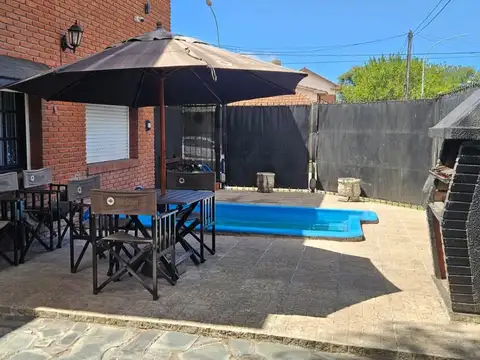 Casa en Venta - 4 Dormitorios 3 Baños - 160mts - Mar Del Plata