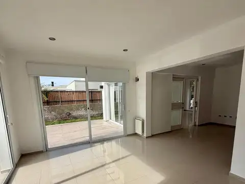 Casa 7 ambientes con 3 baños