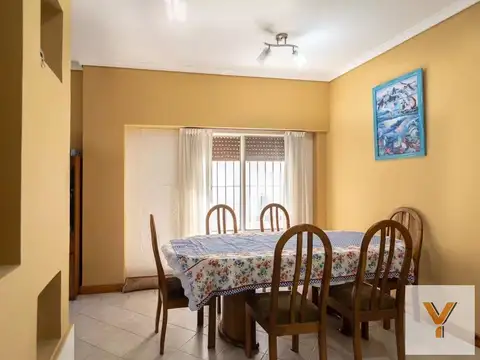 Casa 6 ambientes con 2 baños
