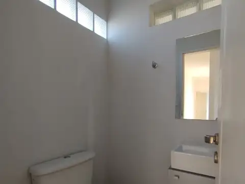 Casa en Alquiler con 1 cochera