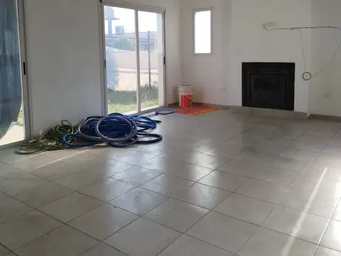 Casa en Alquiler en 25 de Mayo, $ 650.000