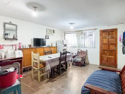 Los Patos al 2500 y Uruguay