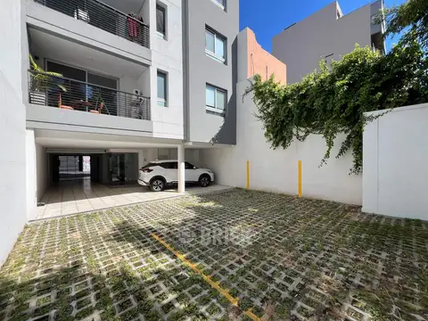 COCHERA FIJA CUBIERTA EN PLANTA BAJA EN BOGOTA AL 1600