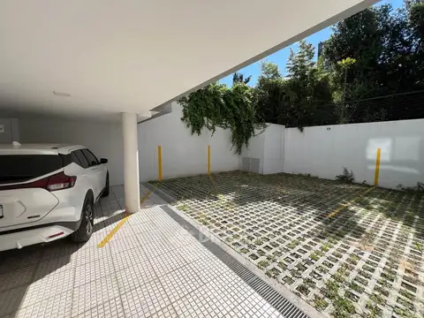 COCHERA FIJA CUBIERTA EN PLANTA BAJA EN BOGOTA AL 1600