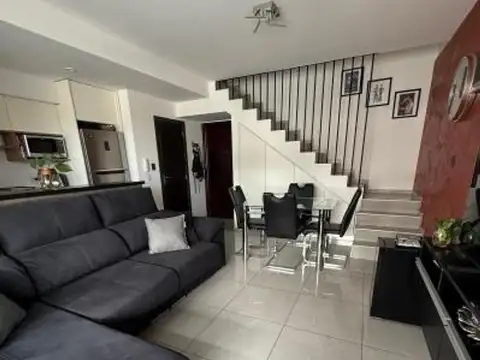 Departamento de categoria 2 ambientes con cochera en Adrogue