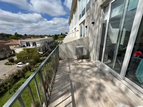 VENTA LOFT DEPTO EN SARAVI VILLAGE PILAR KM 47