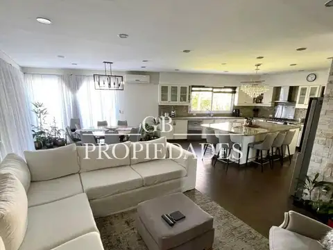 Casa en Venta de 5 dormitorios