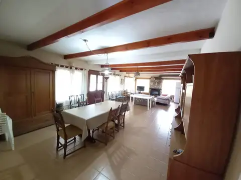 Casa en Venta con 2 cocheras