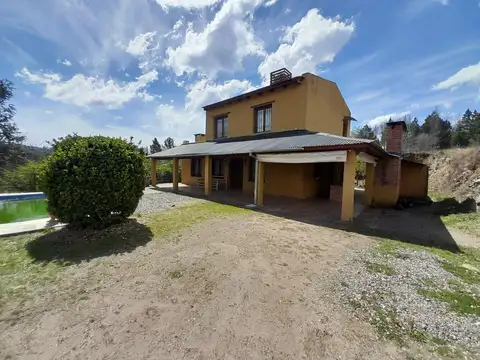 VENTA HERMOSA CASA EN YACANTO CALAMUCHITA 5 DORMITORIOS PILETA