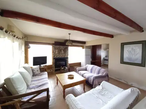 Casa 6 ambientes con 3 baños