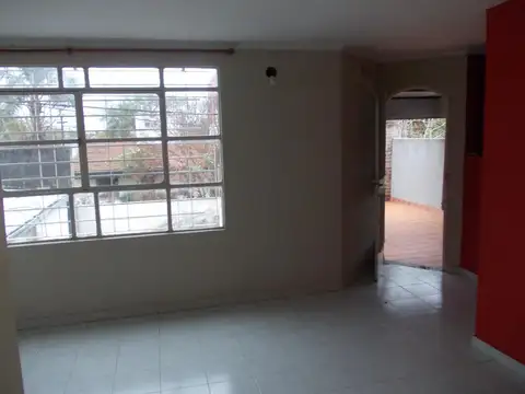 Depto Tipo Casa en Alquiler con 1 cocheras