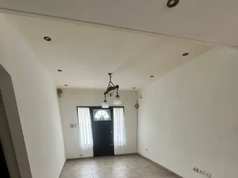 Depto Tipo Casa 4 ambientes con 2 baños